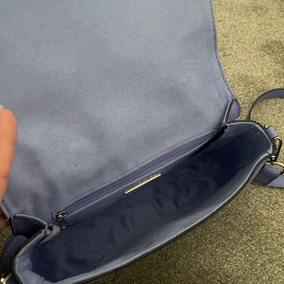 Steve Madden BGINEVRA Purple Lock Satchel/ Crossbody Bag. - Picture 4 of 4